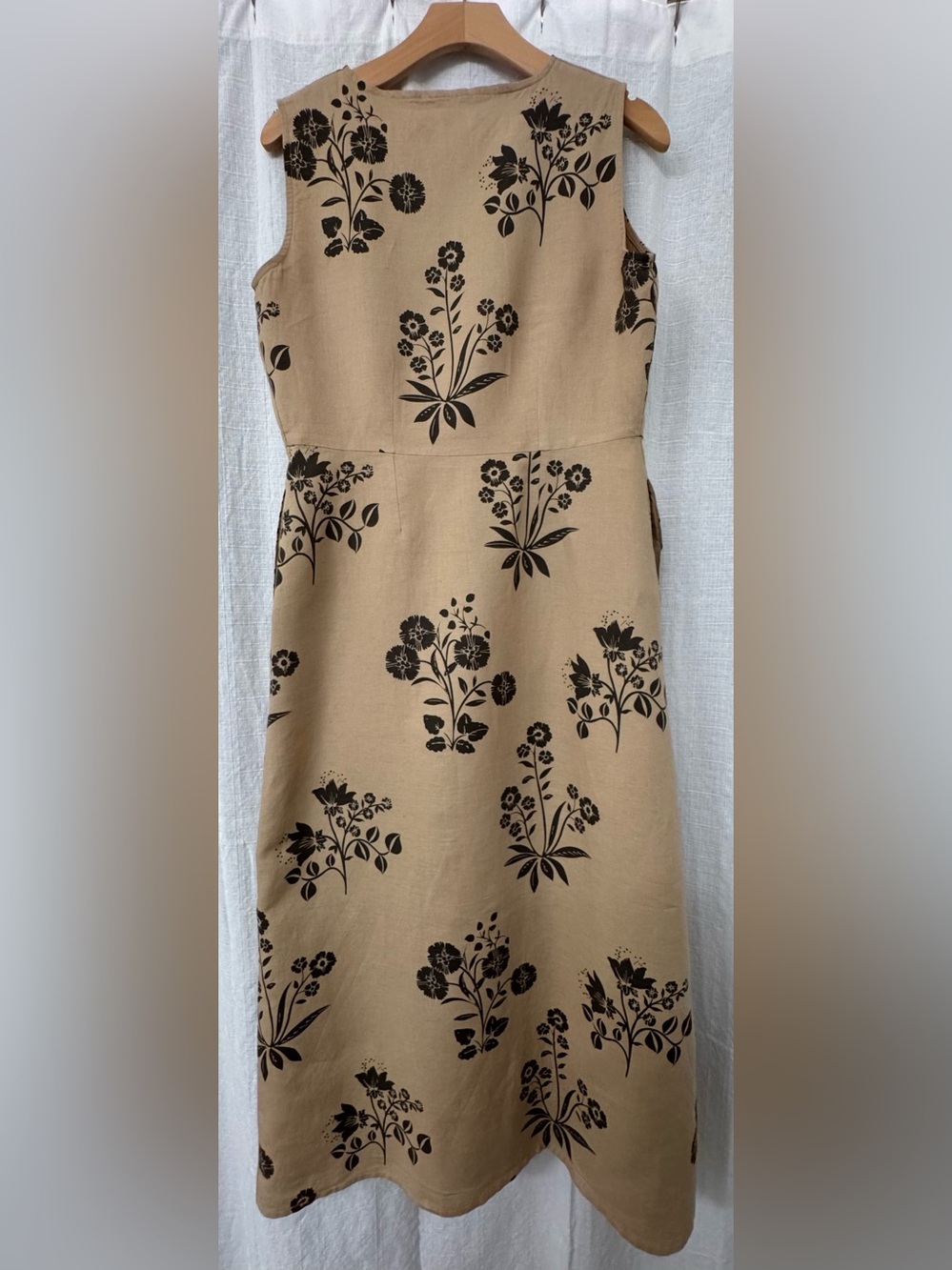 Spartina 449 Tan Linen Top with Label Detail - Picture 6 of 7